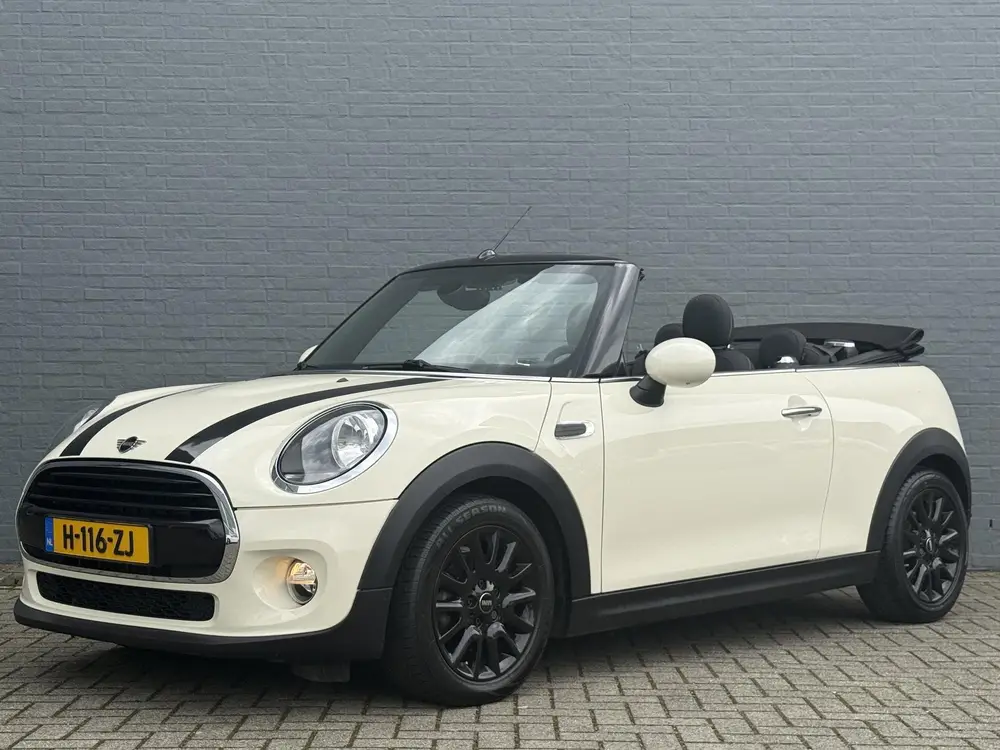 Mini Cabrio 1.5 Cooper Salt uit 2019, foto 2