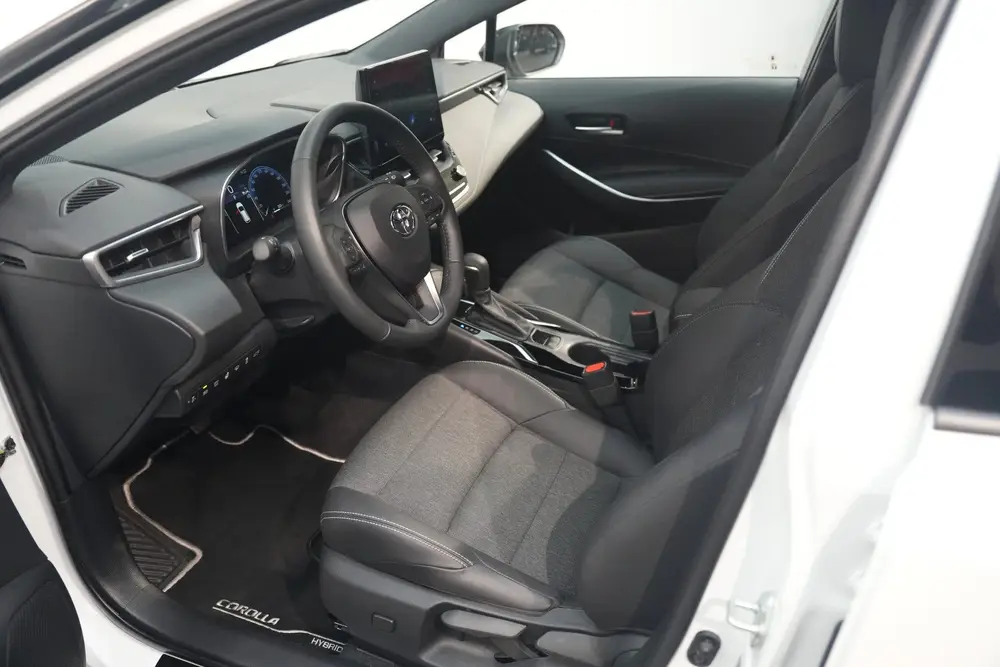 Toyota Corolla 2.0 Hybrid 200 uit 2025, foto 12