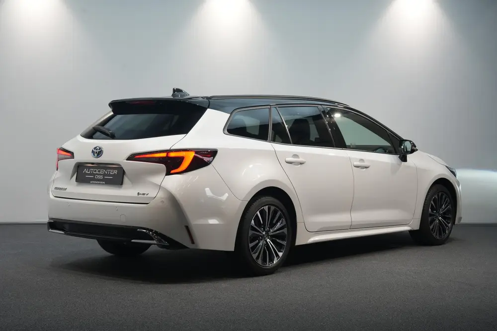 Toyota Corolla 2.0 Hybrid 200 uit 2025, foto 2