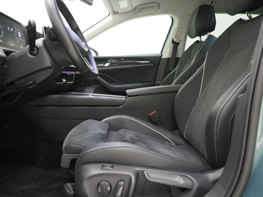 Volkswagen Passat Variant 1.5 eHybrid 204PK | Leder/Alcantar uit 2025, foto 16
