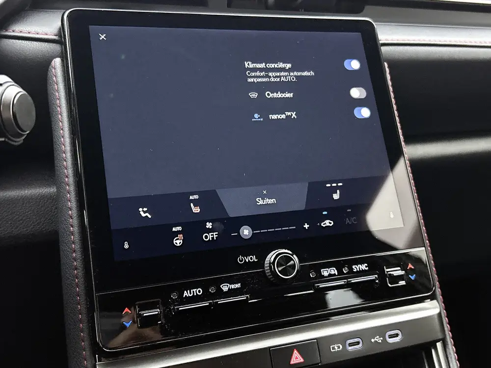 Lexus LBX Emotion 2WD Tech Pack uit 2025, foto 10