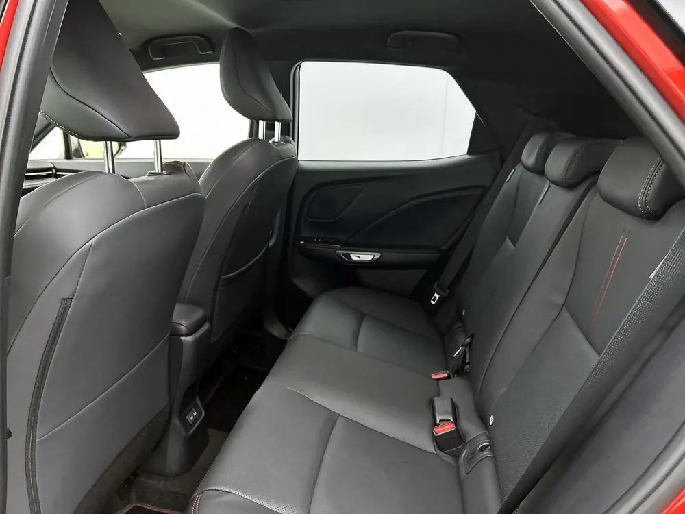 Lexus LBX Emotion 2WD Tech Pack uit 2025, foto 17