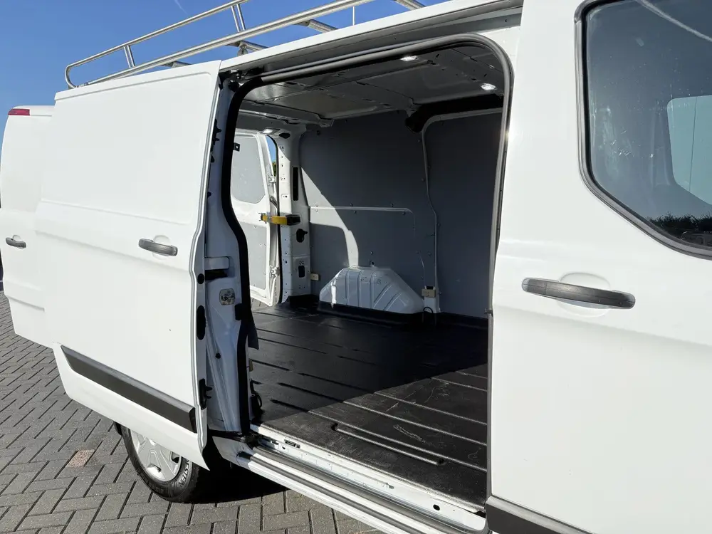 Ford Transit Custom 2.0 TDCI uit 2020, foto 8