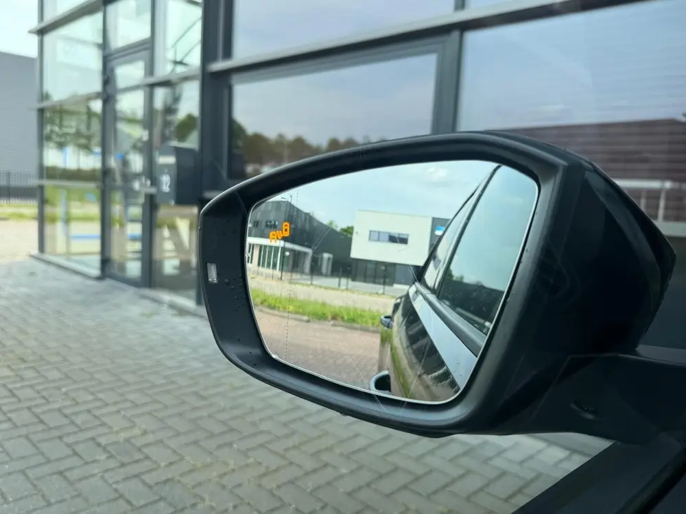Volkswagen T-Roc 1.5 TSI Style Business/ Panorama dak/ Virtu uit 2019, foto 11