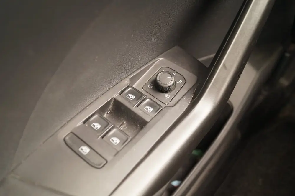 Volkswagen T-Cross 1.0 TSI Life -NAVI-PDC-AIRCO-DAB-CARPLAY uit 2022, foto 17