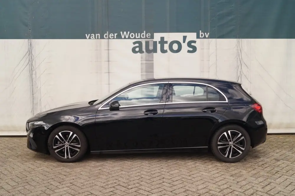 Mercedes-Benz A-Klasse 180 Automaat Luxury Line -LED-ECC-PDC uit 2023