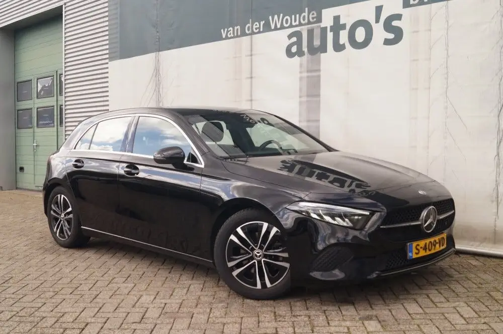 Mercedes-Benz A-Klasse 180 Automaat Luxury Line -LED-ECC-PDC uit 2023, foto 4