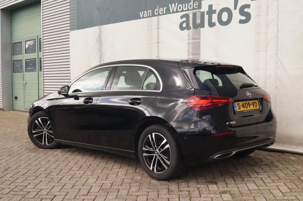Mercedes-Benz A-Klasse 180 Automaat Luxury Line -LED-ECC-PDC uit 2023, foto 6