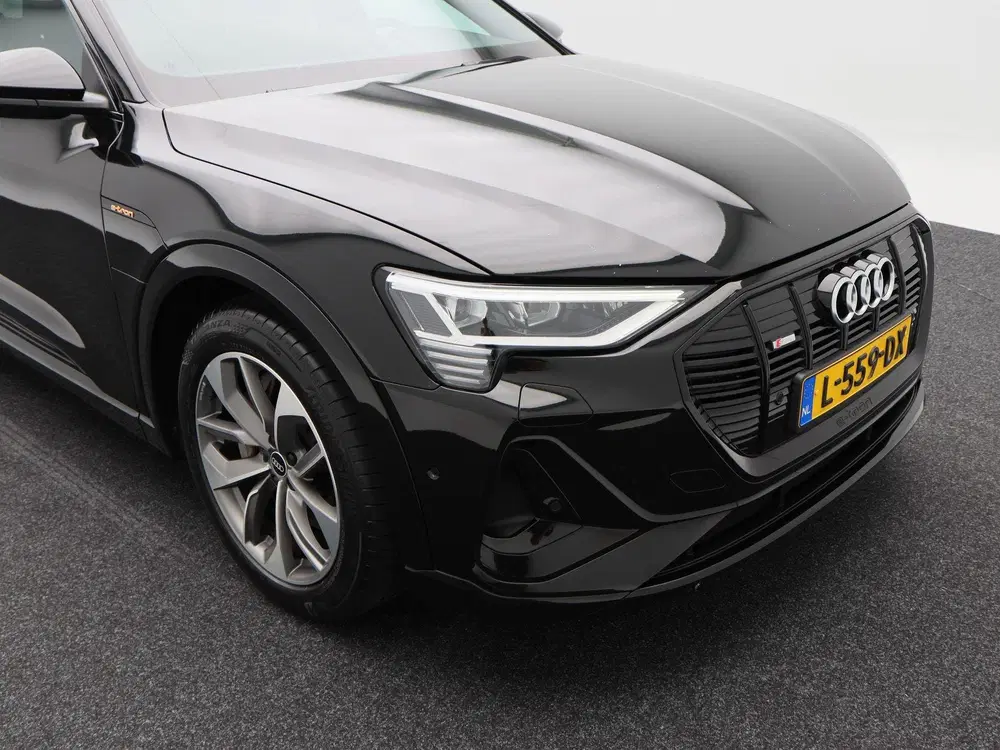 Audi e-tron 55 quattro S edition 95 kWh 408 Pk uit 2021, foto 12