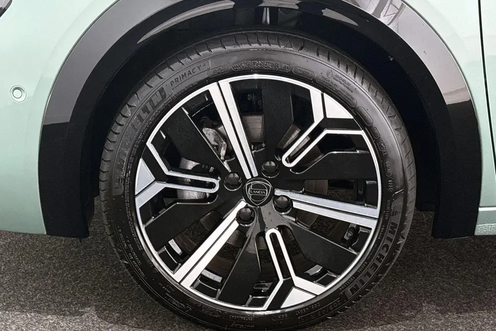 Lancia Ypsilon 1.2 Turbo Hybrid LX Automaat Camera Apple Car uit 2025, foto 19