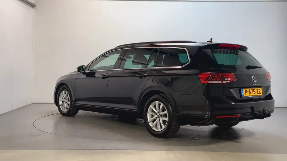 Volkswagen Passat Variant 1.5 TSI 150pk DSG Business Navigat uit 2021, foto 6