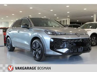 Volkswagen T-Roc 1.5 eTSI R-Line/PANO/CAMERA/CARPLAY uit 2026