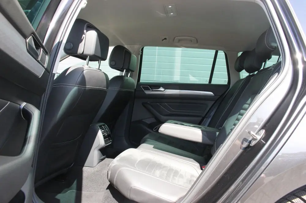 Volkswagen Passat Variant 1.4 TSI GTE Business | Trekhaak | uit 2022, foto 9
