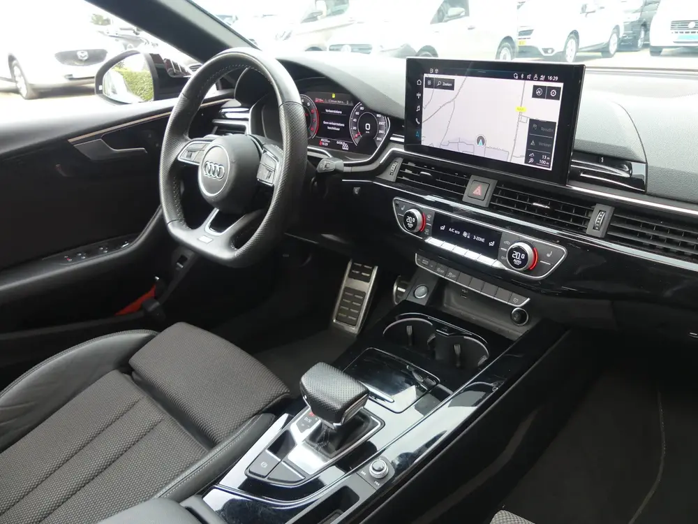 Audi A5 35 TFSI S-Line uit 2022, foto 2