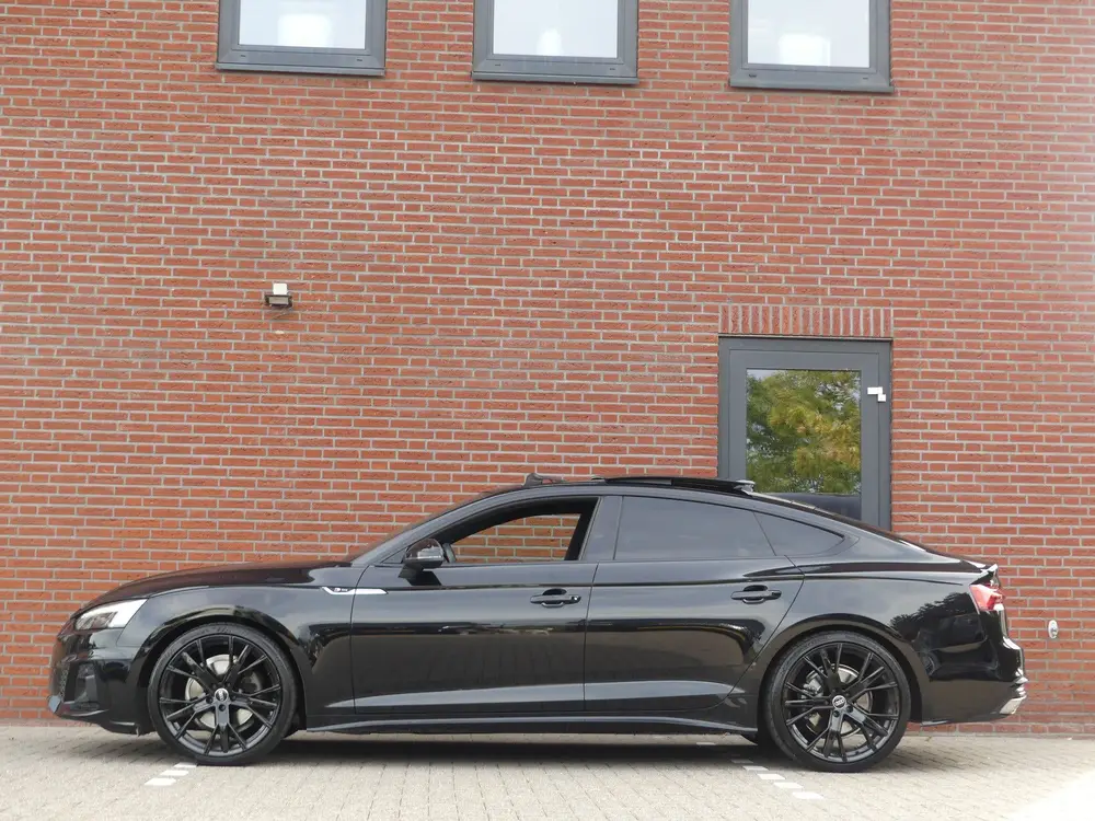 Audi A5 35 TFSI S-Line uit 2022, foto 3