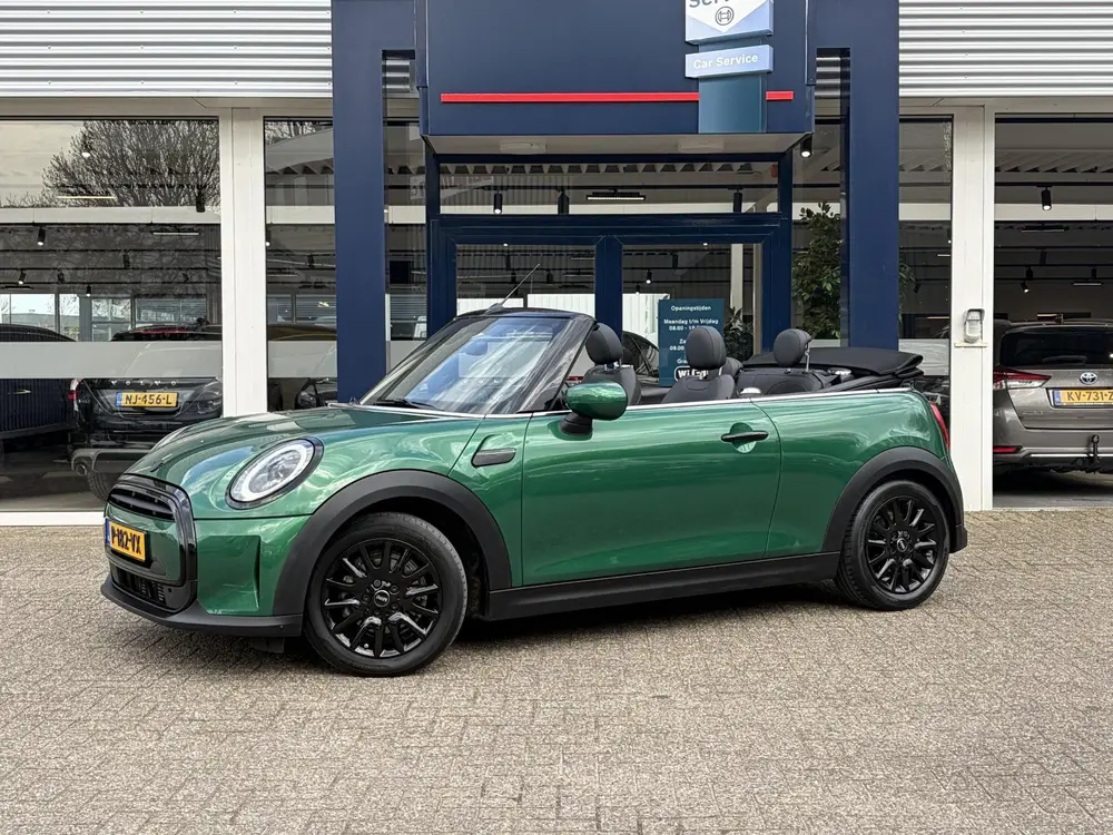Mini Cabrio 1.5 Cooper Classic uit 2022, foto 2
