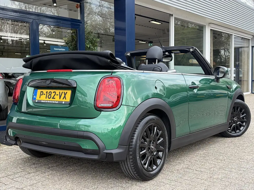 Mini Cabrio 1.5 Cooper Classic uit 2022, foto 9