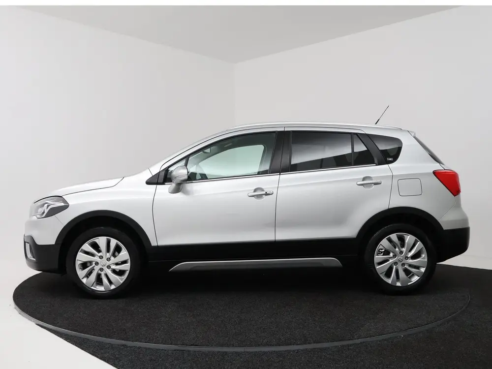 Suzuki S-Cross 1.4 Boosterjet Select Smart Hybrid automaa uit 2021, foto 3