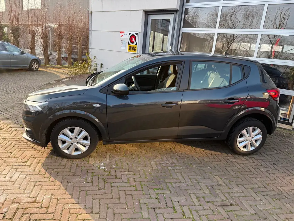 Dacia Sandero 1.0 TCe 90 Expression Automaat uit 2022, foto 2