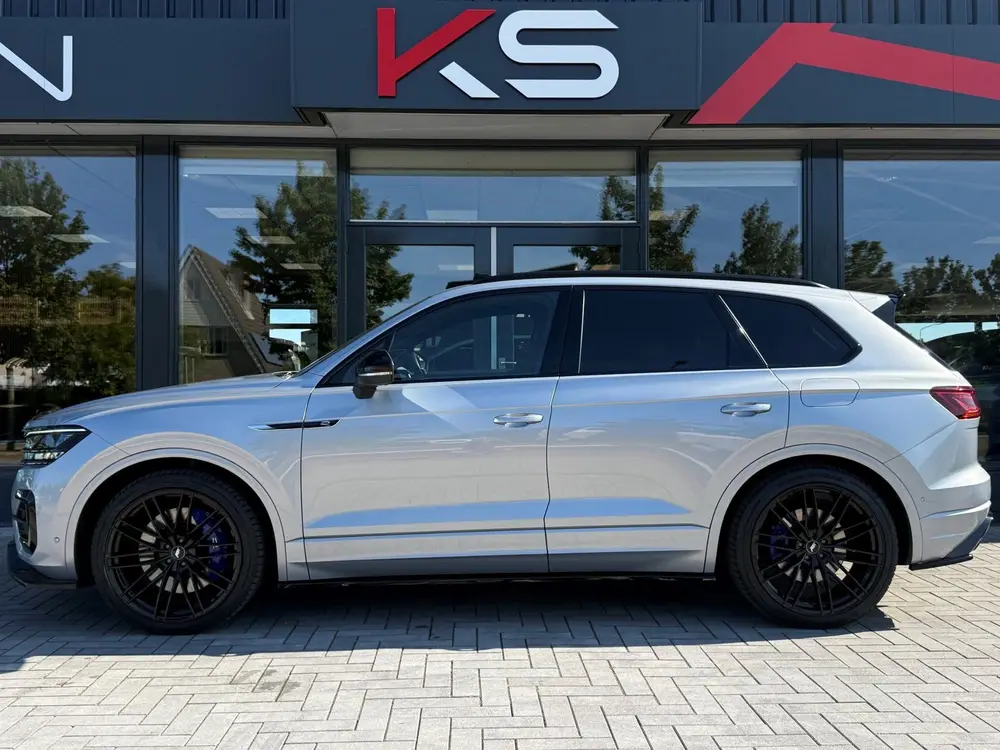 Volkswagen Touareg 3.0 TSi eHybrid R Line 4MOTION 462PK Maxt uit 2021, foto 11