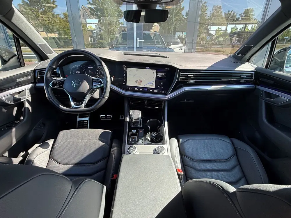 Volkswagen Touareg 3.0 TSi eHybrid R Line 4MOTION 462PK Maxt uit 2021, foto 14
