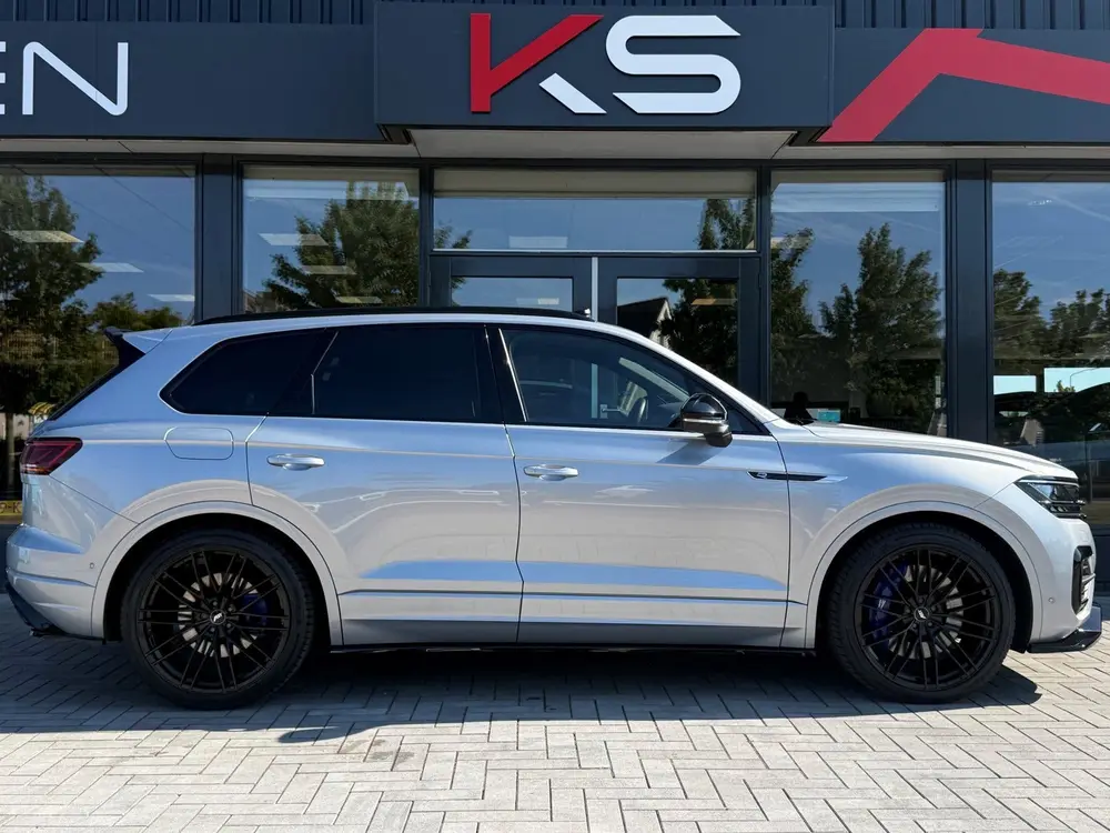 Volkswagen Touareg 3.0 TSi eHybrid R Line 4MOTION 462PK Maxt uit 2021, foto 9