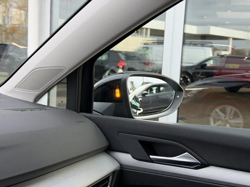 Volkswagen Golf 1.0 TSI Life | Camera | Dodehoek | ACC uit 2024, foto 13