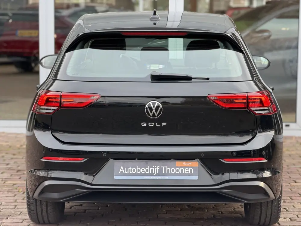 Volkswagen Golf 1.0 TSI Life | Camera | Dodehoek | ACC uit 2024, foto 3