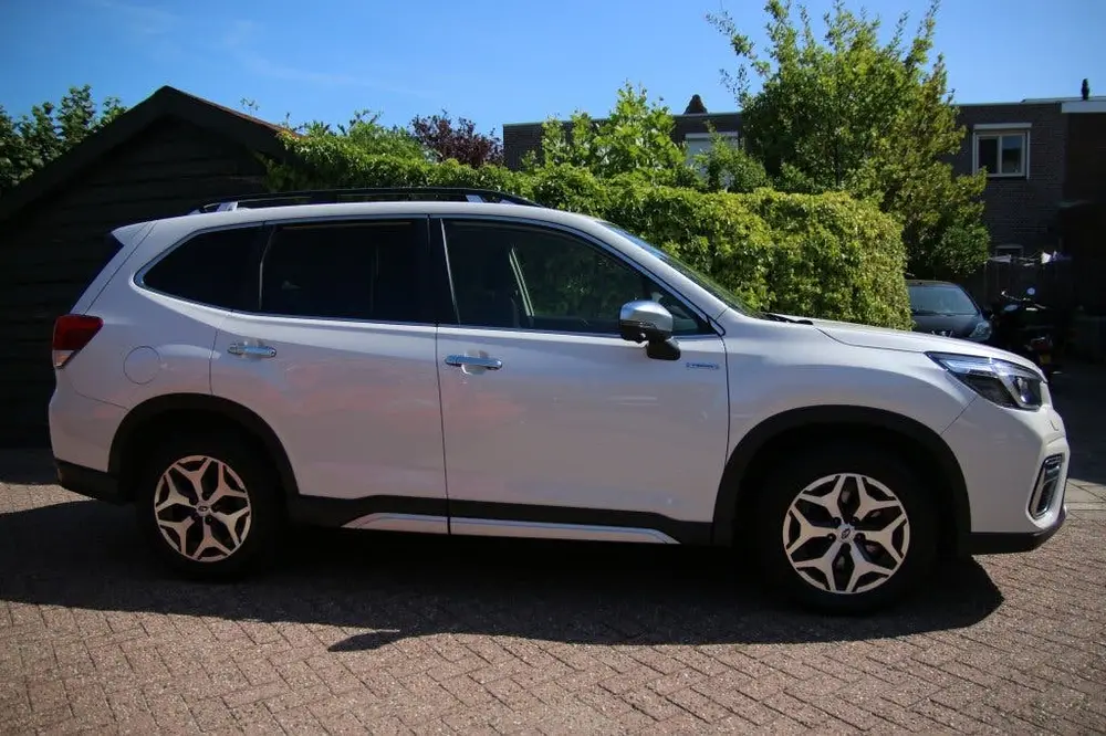 Subaru Forester 2.0i e-BOXER Luxury (bj 2021, automaat) uit 2021, foto 2