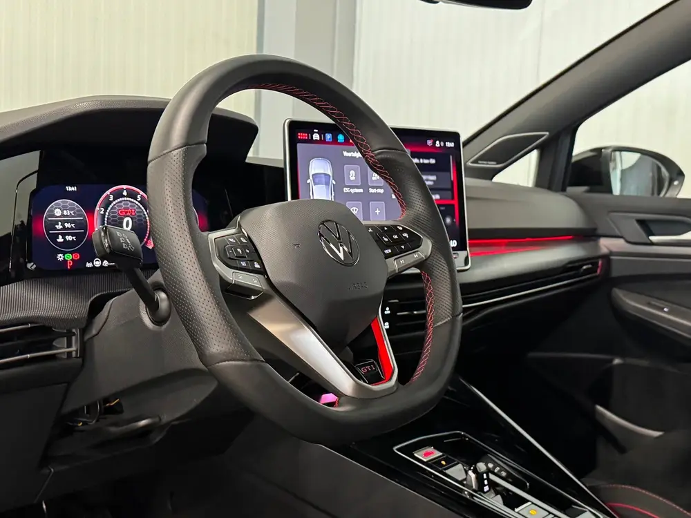 Volkswagen Golf 2.0 TSI GTI Clubsport| HUD | IQ LIGHTS | PAN uit 2025, foto 3