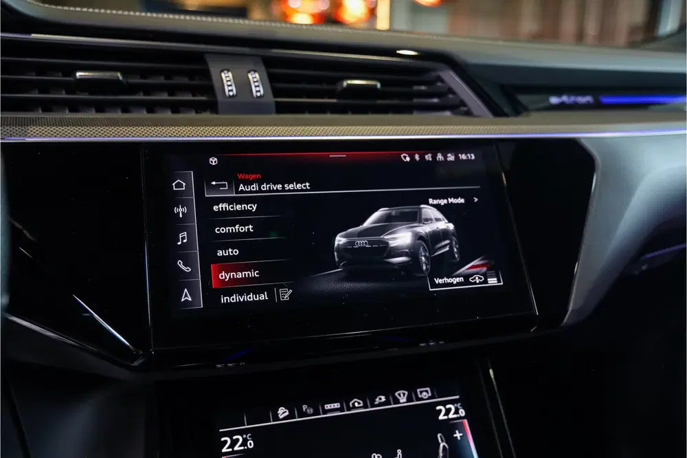 Audi Q8 e-tron 55 quattro 3xS Black Edition RS Seats Werk uit 2023, foto 11