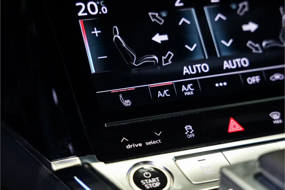 Audi Q8 e-tron 55 quattro 3xS Black Edition RS Seats Werk uit 2023, foto 16