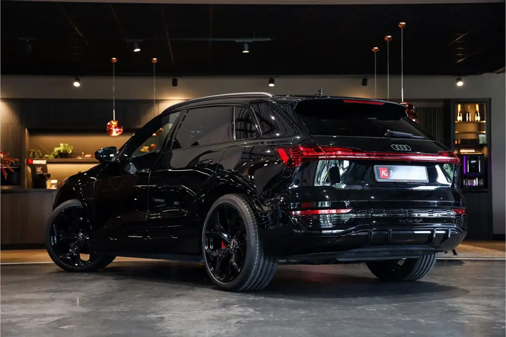 Audi Q8 e-tron 55 quattro 3xS Black Edition RS Seats Werk uit 2023, foto 2