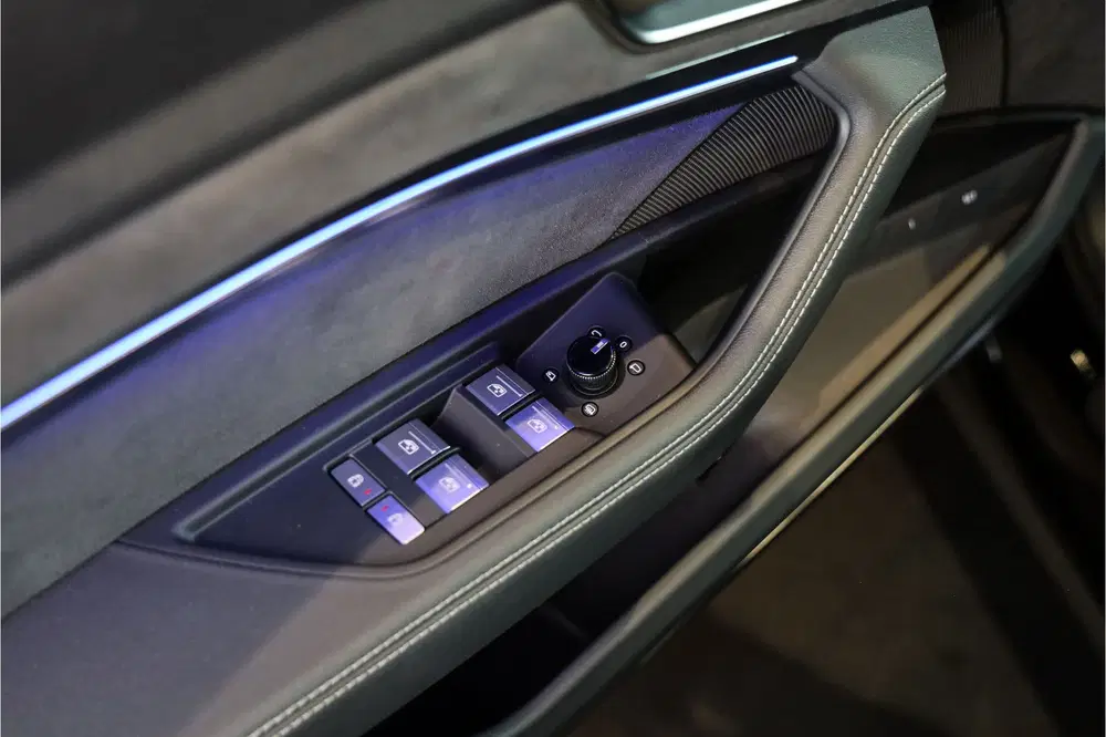 Audi Q8 e-tron 55 quattro 3xS Black Edition RS Seats Werk uit 2023, foto 20