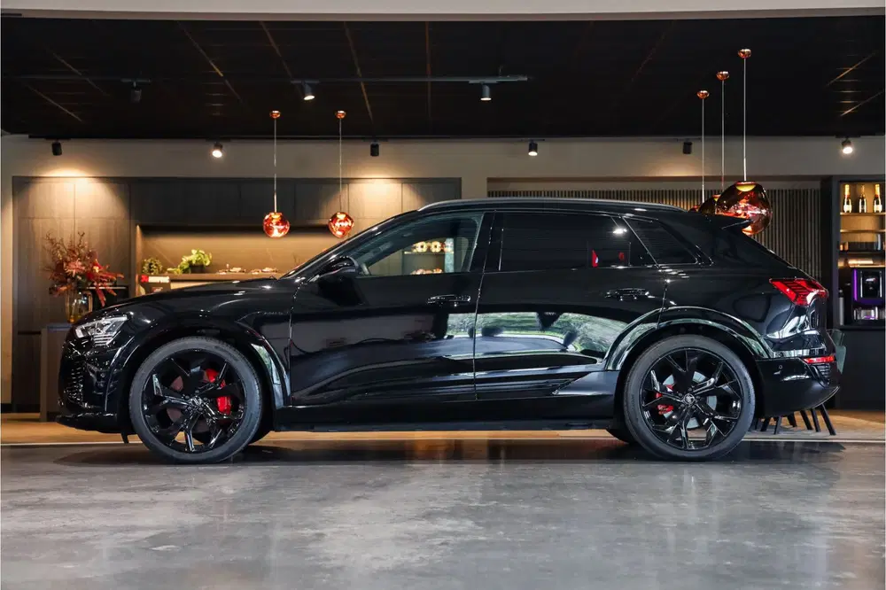 Audi Q8 e-tron 55 quattro 3xS Black Edition RS Seats Werk uit 2023, foto 3