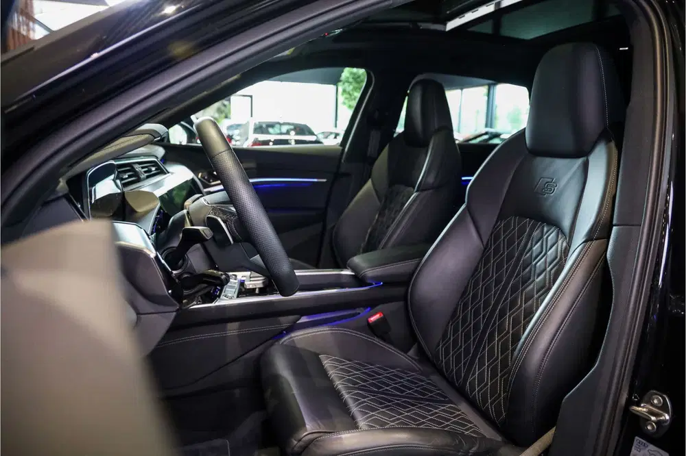 Audi Q8 e-tron 55 quattro 3xS Black Edition RS Seats Werk uit 2023, foto 6