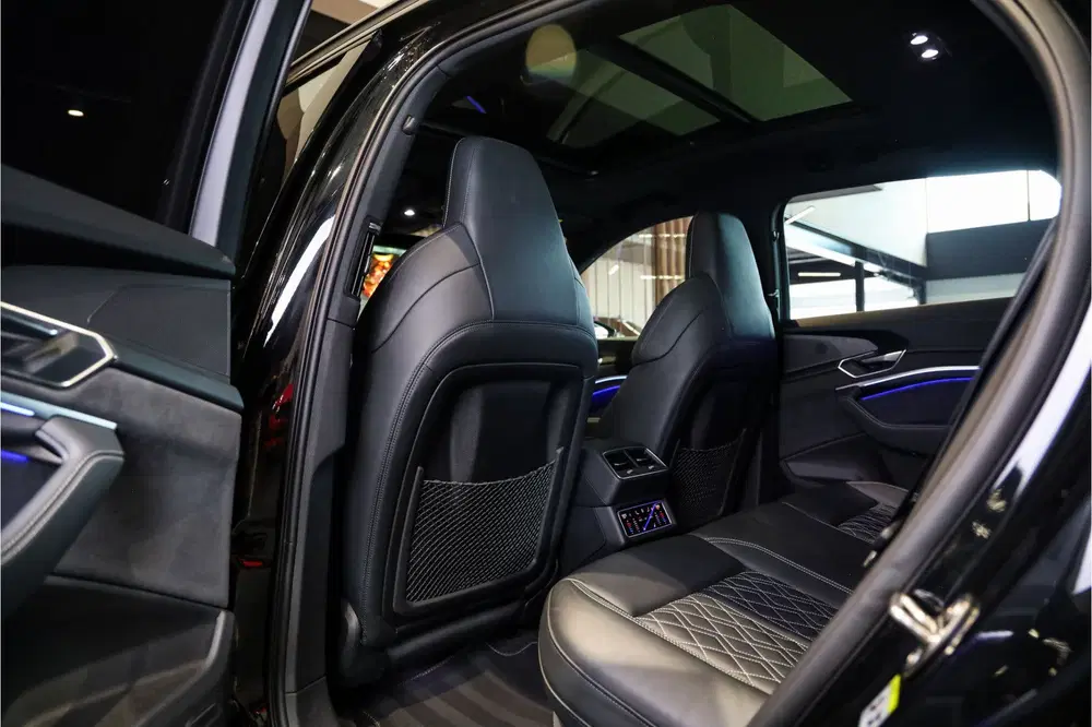 Audi Q8 e-tron 55 quattro 3xS Black Edition RS Seats Werk uit 2023, foto 8
