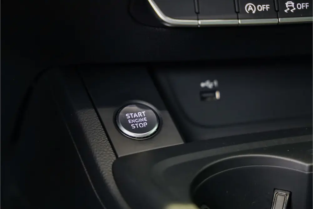 Audi A4 35 TFSI Sport S line edition Sportstoelen uit 2019, foto 16
