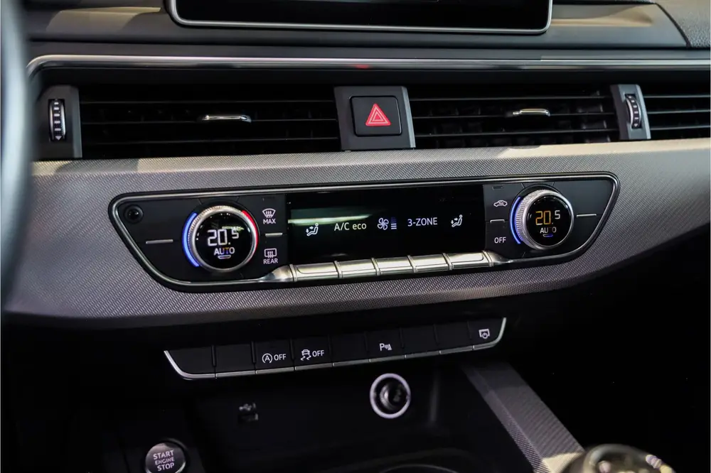 Audi A4 35 TFSI Sport S line edition Sportstoelen uit 2019, foto 17