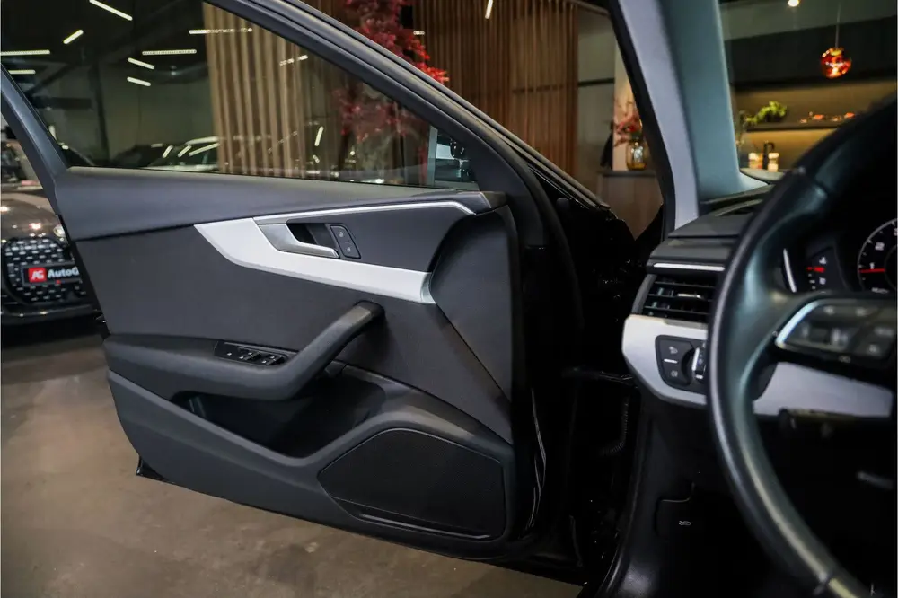 Audi A4 35 TFSI Sport S line edition Sportstoelen uit 2019, foto 20