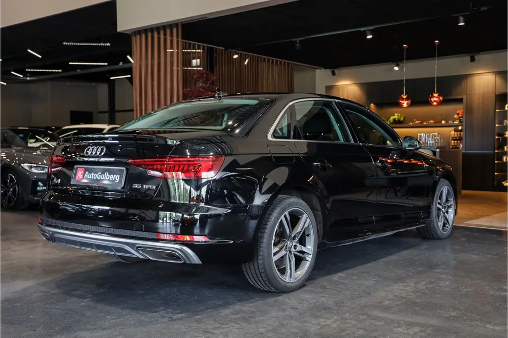 Audi A4 35 TFSI Sport S line edition Sportstoelen uit 2019, foto 4