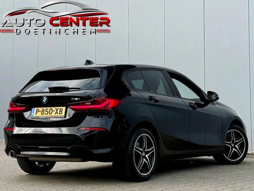 BMW 1-serie 118i Business Edition uit 2022, foto 5