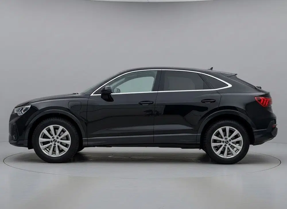Audi Q3 45 TFSI e Edition uit 2022, foto 8