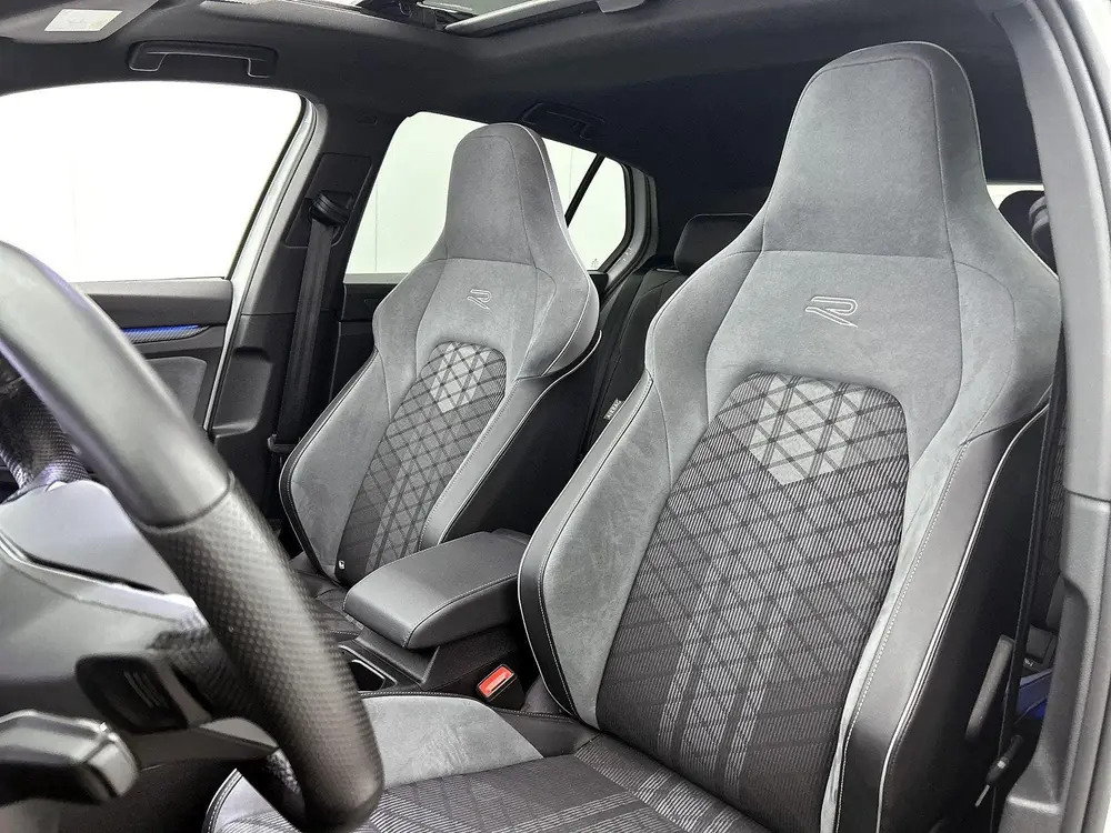 Volkswagen Golf 1.5 eTSI R-Line Business | Automaat | Panora uit 2024, foto 9