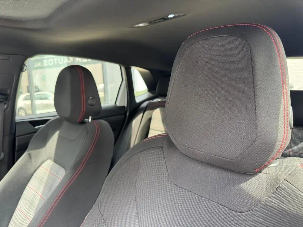 Volkswagen Polo 2.0 TSI GTI PANO KEYLESS BEATS uit 2023, foto 11