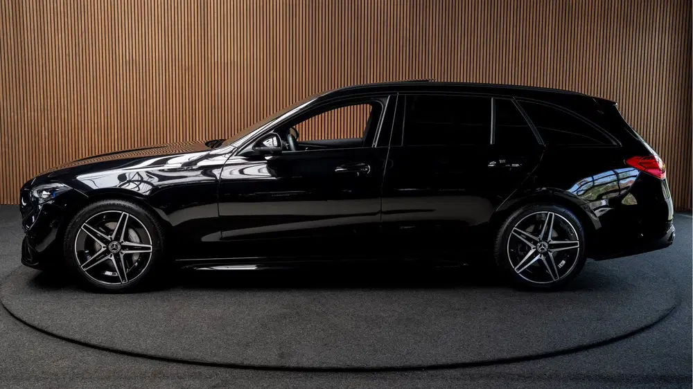 Mercedes-Benz C-Klasse 180 AMG Line Panodak Leer 360 uit 2024, foto 2