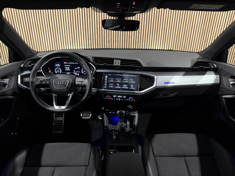Audi Q3 45 TFSIe S-Line uit 2022, foto 10