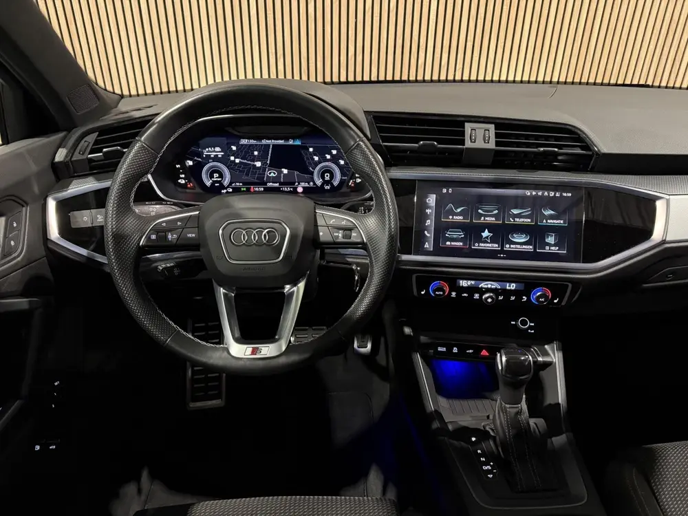 Audi Q3 45 TFSIe S-Line uit 2022, foto 11