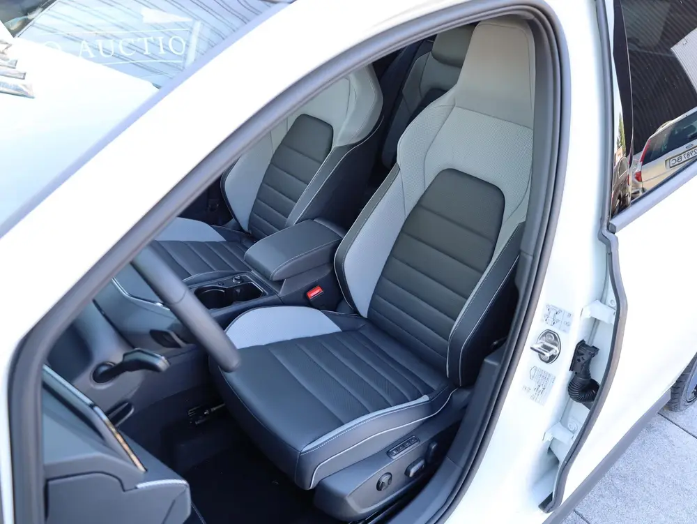 Volkswagen Golf GTE 1.5 eHybrid 272PK | Panodak | Leer | Bla uit 2025, foto 13
