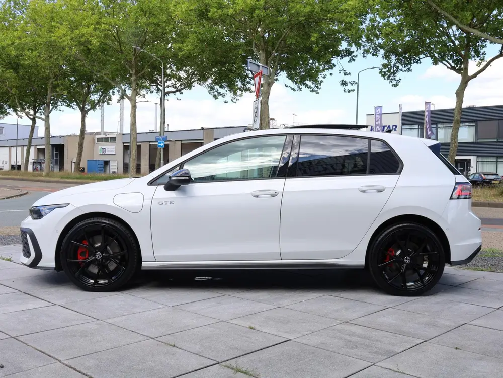 Volkswagen Golf GTE 1.5 eHybrid 272PK | Panodak | Leer | Bla uit 2025, foto 2